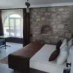 Eski Hotel *